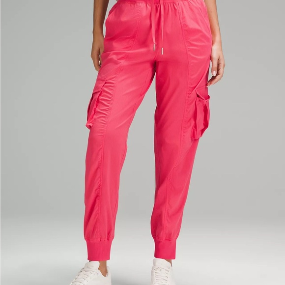 Lululemon 🌟NWT🌟 Dance Studio Relaxed Fit Mid Rise Cargo Jogger szL Glaze Pink - Picture 2 of 9